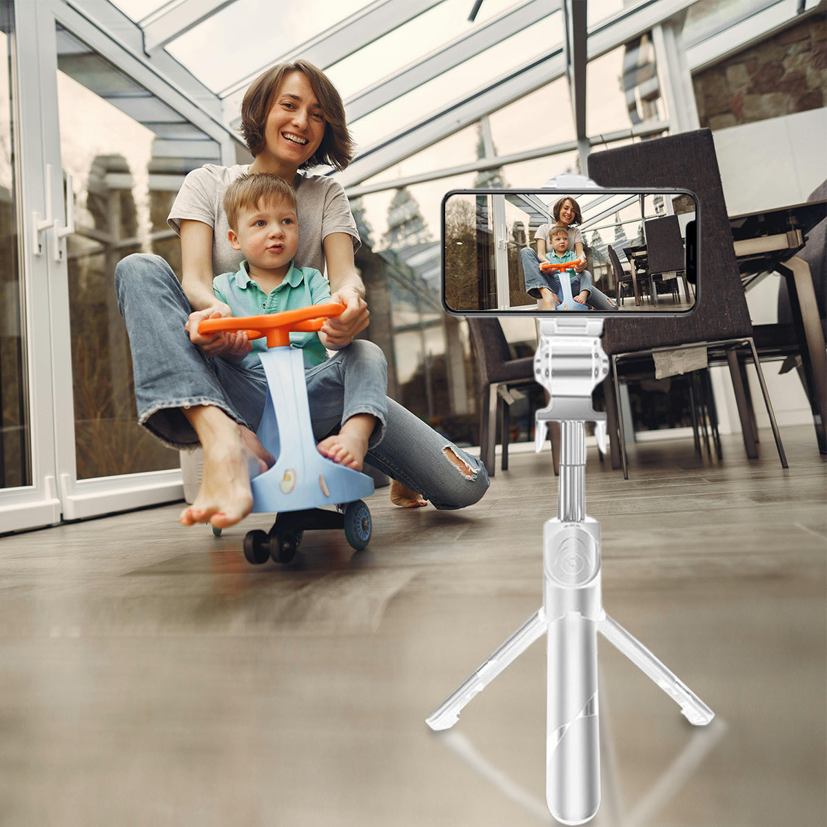 High Low  Retractable Selfie Tripod With Remote